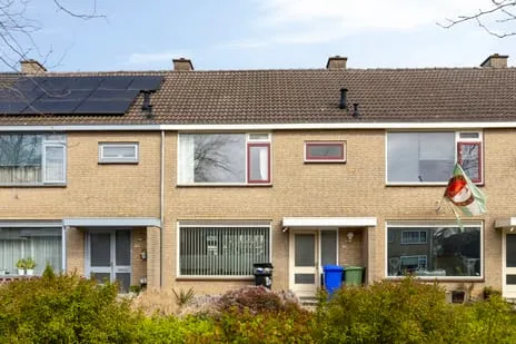 Tussenwoning te koop: Madame Curiestraat 73, Serlippenspolder Terneuzen