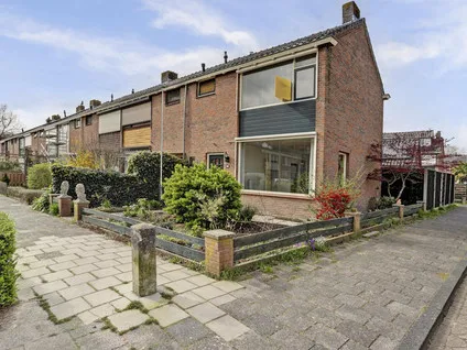 Hoekwoning te koop: Madeliefstraat 17, Hoogwerf-Zuid Spijkenisse