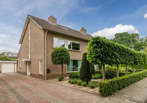 Twee-onder-één-kap te koop: Madeliefstraat 4, Enschot Midden Berkel-Enschot