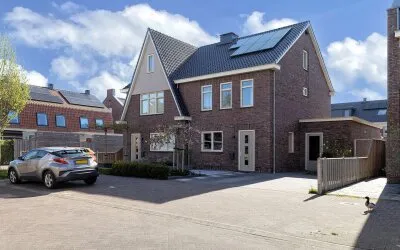 Twee-onder-één-kap te koop: Madeliefstraat 5, De Draai Noord Heerhugowaard
