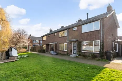 Hoekwoning te koop: Madelieven 2, Hofwijk en Oranjehof Wateringen