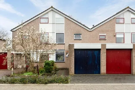 Tussenwoning te koop: Madernastraat 99, Muziekwijk Z.-Oost Almere