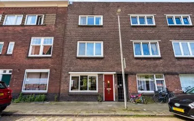 Terraced house for sale: Madioenstraat 6, Laan van Nieuw-Guinea, Spinozaweg e.o. Utrecht