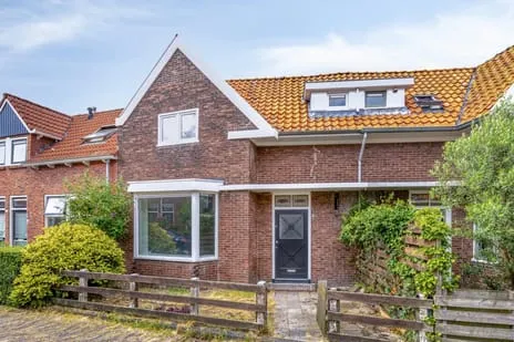 Terraced house for sale: Maerten Gerritszstraat 8, Zeeheldenbuurt Leeuwarden