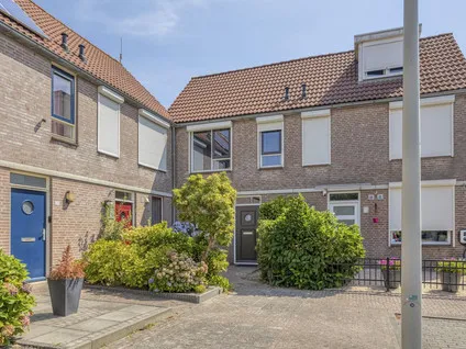 Tussenwoning te koop: Magnolia 16, De Schans en Oude Molen Halsteren