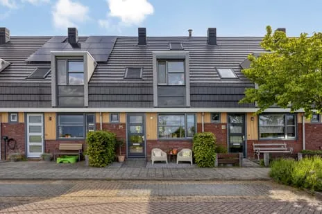 Tussenwoning te koop: Magnolia 25, Brandwijk-Dorp Brandwijk