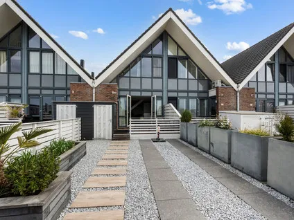 Tussenwoning te koop: Magnoliastraat 15, Lisserbroek Lisserbroek