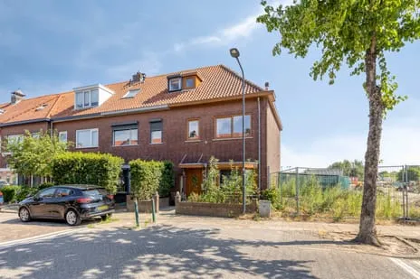 Hoekwoning te koop: Magnoliastraat 27, Tuinzigt Breda