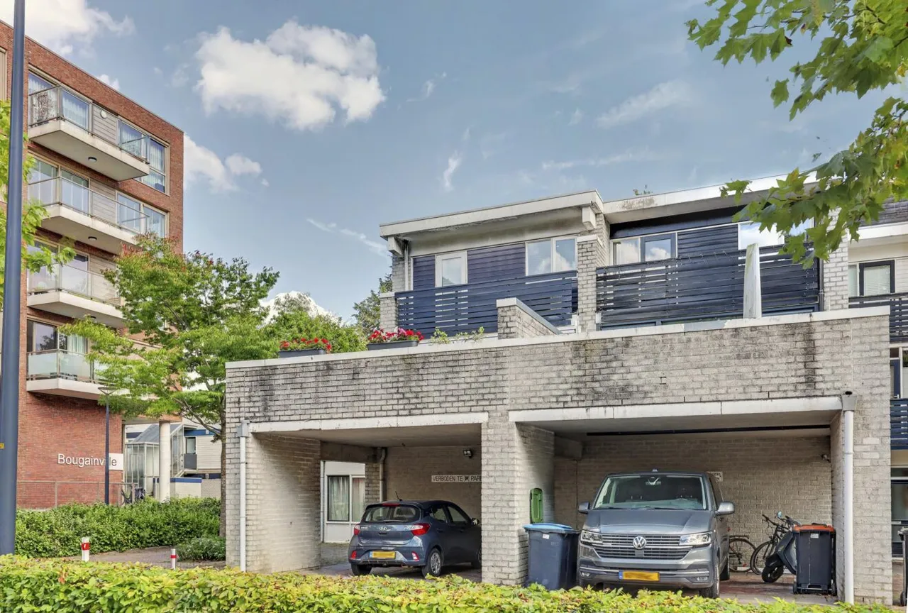Tussenwoning te koop: Magnoliastraat 42, Enschede
