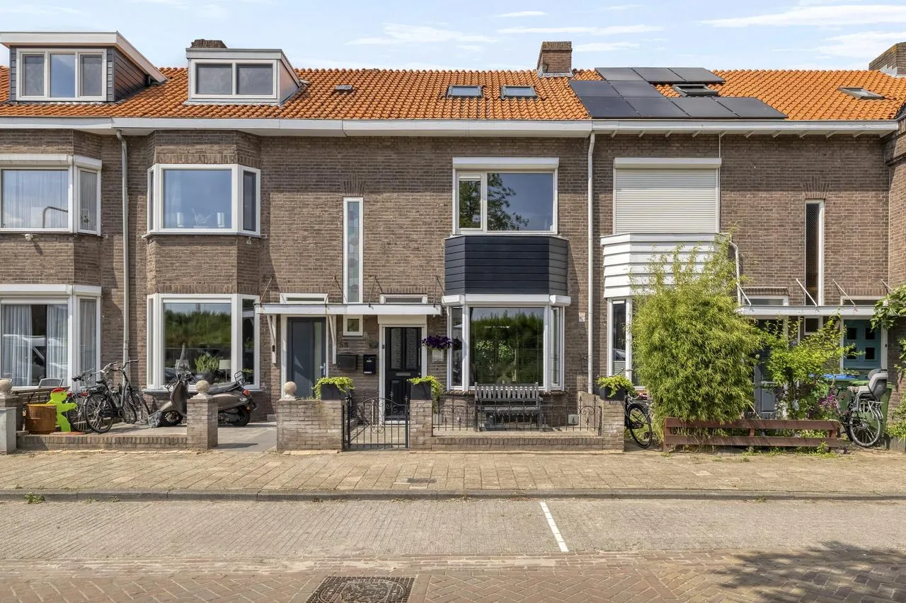 Tussenwoning te koop: Magnoliastraat 48, Breda