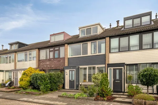 Tussenwoning te koop: Magnoliastraat 5, Bomenbuurt (Vianen) Vianen