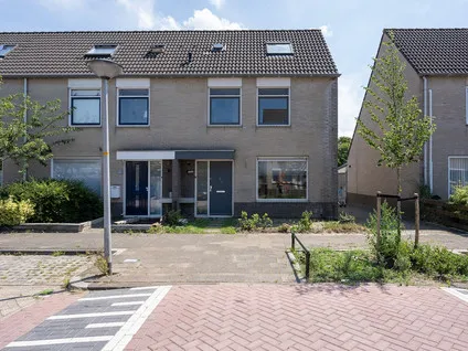 Hoekwoning te koop: Mahlerstraat 37, Muziekwijk Z.-Oost Almere