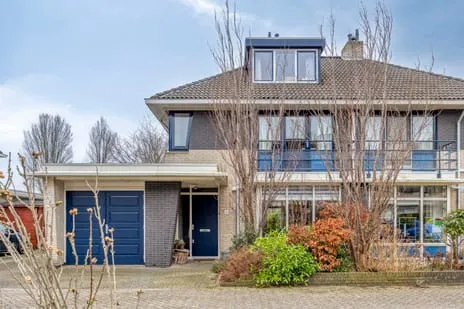 Twee-onder-één-kap te koop: Mahlerstraat 8, Rossinibuurt Capelle Aan Den Ijssel