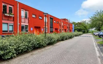 Tussenwoning te koop: Mahoniestraat 31, Regenboogbuurt Noord en Oost Almere