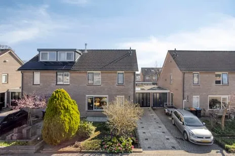 Tussenwoning te koop: Majoraan 8, De Kruidentuin Dronten