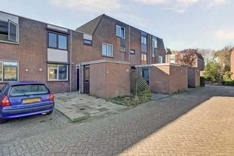 Tussenwoning te koop: Majoraandonk 7, Donken Spijkenisse