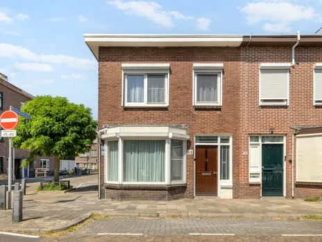 Corner house for sale: Makassarstraat 63, Laan van Nieuw-Guinea, Spinozaweg e.o. Utrecht