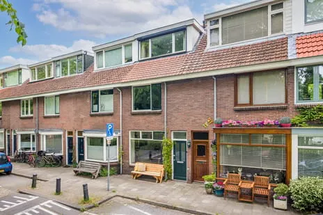 Tussenwoning te koop: Makassarstraat 93, Laan van Nieuw-Guinea, Spinozaweg e.o. Utrecht