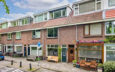 Tussenwoning te koop: Makassarstraat 93, Laan van Nieuw-Guinea, Spinozaweg e.o. Utrecht