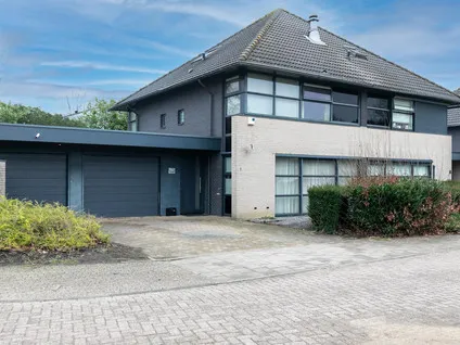 Hoekwoning te koop: Makkumplein 1, Leeuwerik Zuid Tilburg