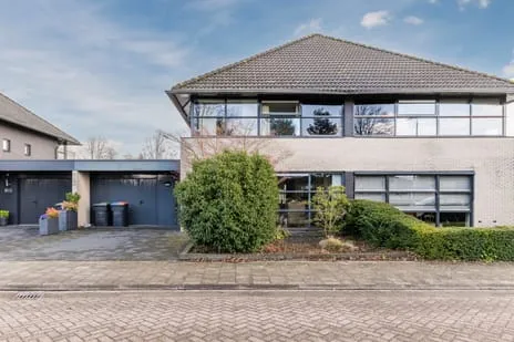 Tussenwoning te koop: Makkumplein 9, Leeuwerik Zuid Tilburg