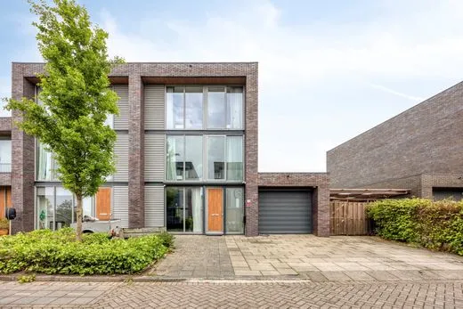Twee-onder-één-kap te koop: Makoré 6, Dordrecht