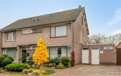 Twee-onder-één-kap te koop: Makreelstraat 7, Akkers Helmond