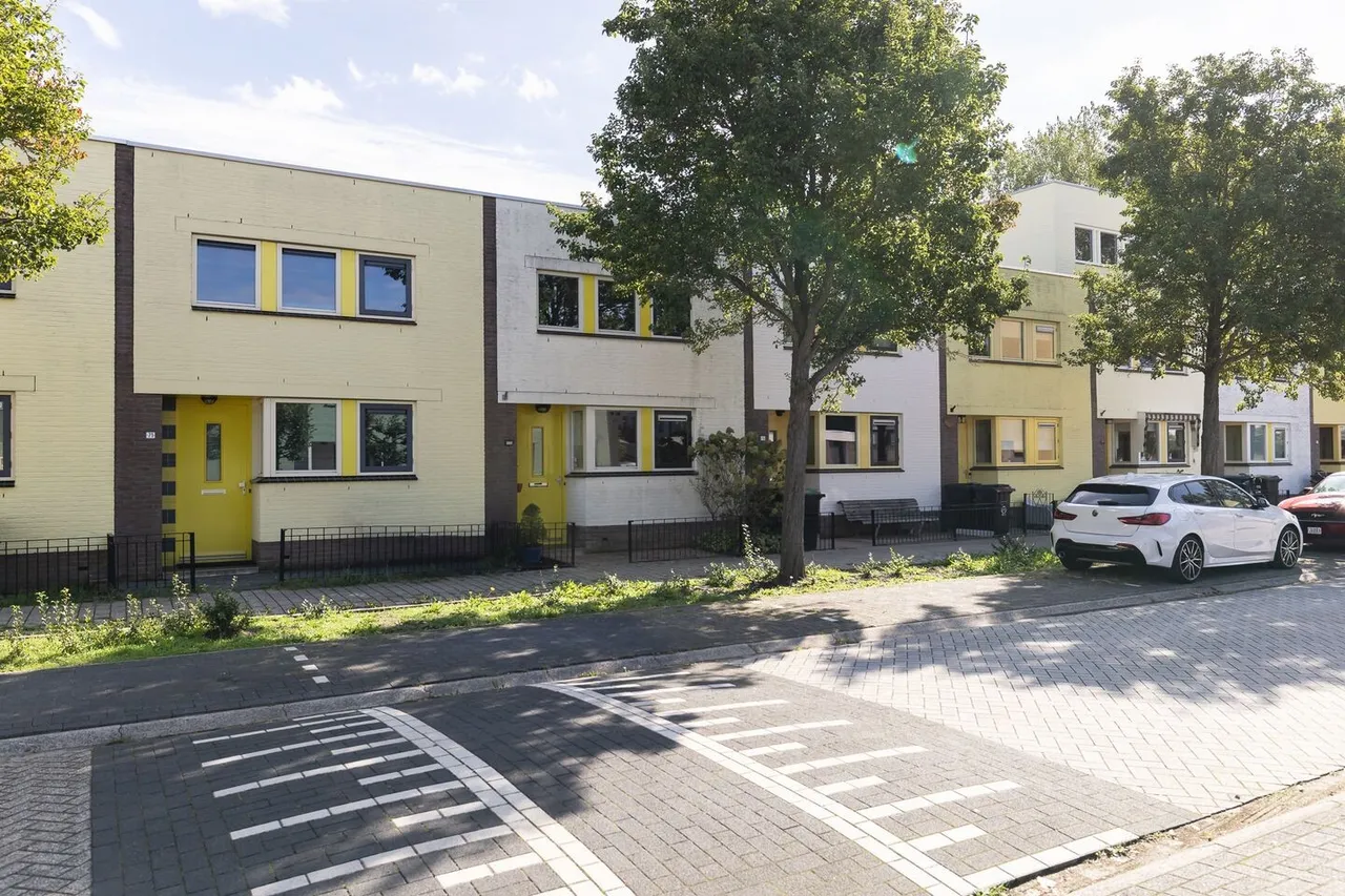 Tussenwoning te koop: Malachietstraat 73, Almere