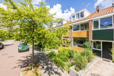 Tussenwoning te koop: Maluslaan 6, Populierenbuurt Amstelveen