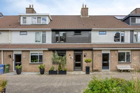 Tussenwoning te koop: Mandenvlechter 145, Ambachtenbuurt-Oost Alphen Aan Den Rijn