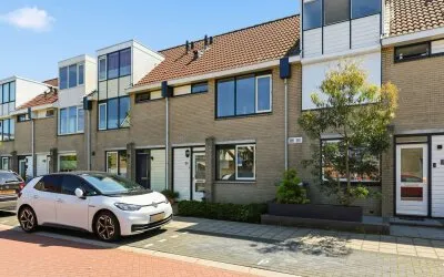 Tussenwoning te koop: Manderveen 31, Westerwatering Noord Zaandam