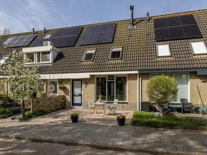 Tussenwoning te koop: Mandolinehof 8, Barendrecht