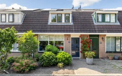 Tussenwoning te koop: Mansardehof 17, Woudhuis Apeldoorn