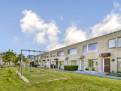 Tussenwoning te koop: Mantegnaplantsoen 6, Tussen de Vaarten Z.- Zuidoost Almere