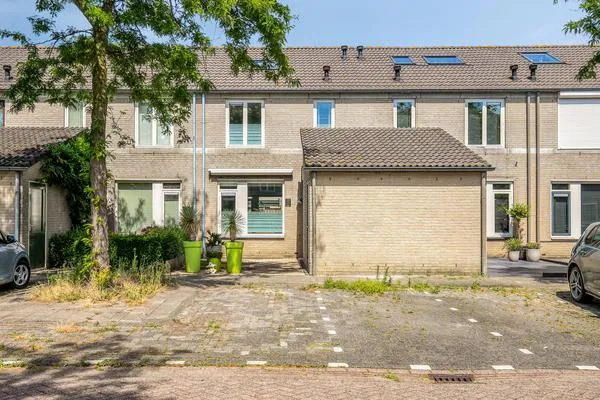 Tussenwoning te koop: Mantingestraat 17, Leeuwerik Zuid Tilburg