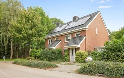 Terraced house for rent: Marga Klompélaan 24, Goffert Nijmegen