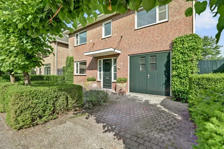 Detached house for sale: Marga Klompéstraat 21, Ouwe Gouwe Gouda