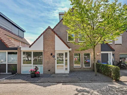 Twee-onder-één-kap te koop: Marga Klompéstraat 31, De Hoef Waalwijk