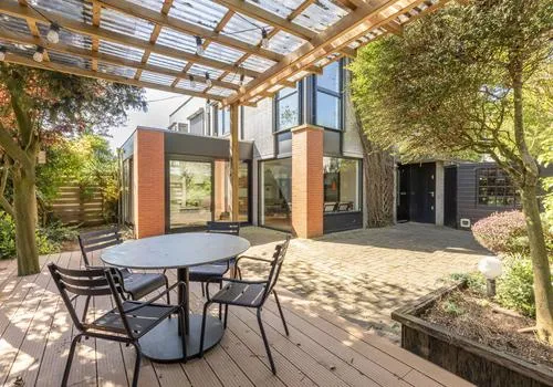 Tussenwoning te koop: Marga Klompélaan 100, De Eendracht Amsterdam