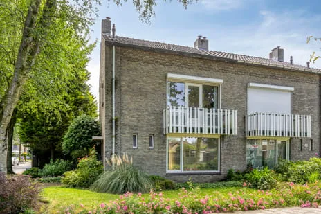 Twee-onder-één-kap te koop: Margrietlaan 48, Moesel Weert