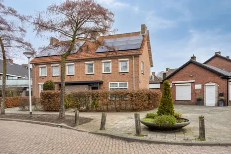 Twee-onder-één-kap te koop: Margrietlaan 78, Beisterveld Helmond