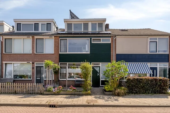 Terraced house for sale: Margrietlaan 9, Harmelen-Zuid (dorp) Harmelen