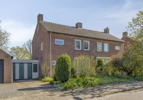 Hoekwoning te koop: Margrietstraat 1, Middelbeers Oost West En Middelbeers