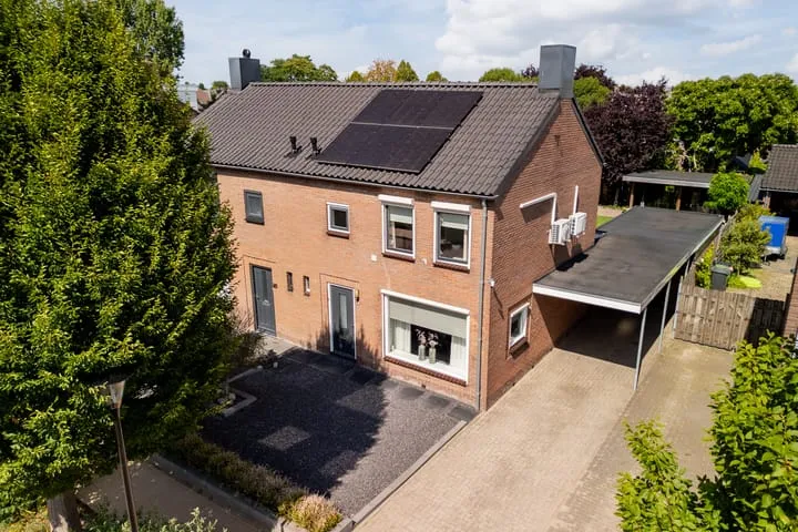 Twee-onder-één-kap te koop: Margrietstraat 18, Kern Beneden-Leeuwen Beneden-Leeuwen