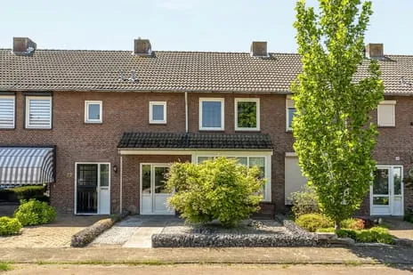 Tussenwoning te koop: Margrietstraat 20, Bolst Erp