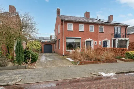 Twee-onder-één-kap te koop: Margrietstraat 3, Veendam-Oude Ae Veendam
