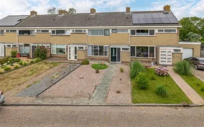 Tussenwoning te koop: Margrietstraat 7, Oostwold Oostwold