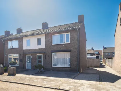 Twee-onder-één-kap te koop: Margrietstraat 7, Vrijhoeve Sprang-Capelle