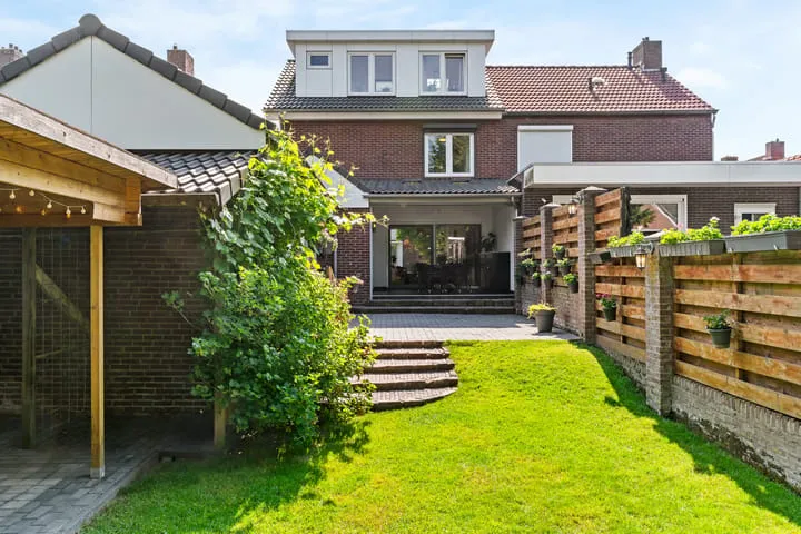 Twee-onder-één-kap te koop: Margrietstraat 8, Sint Odiliënberg Sint Odiliënberg
