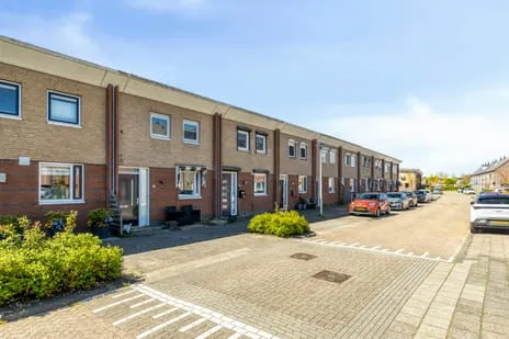 Tussenwoning te koop: Marguerite Durasstraat 32, Maaswijk-Zuidoost Spijkenisse